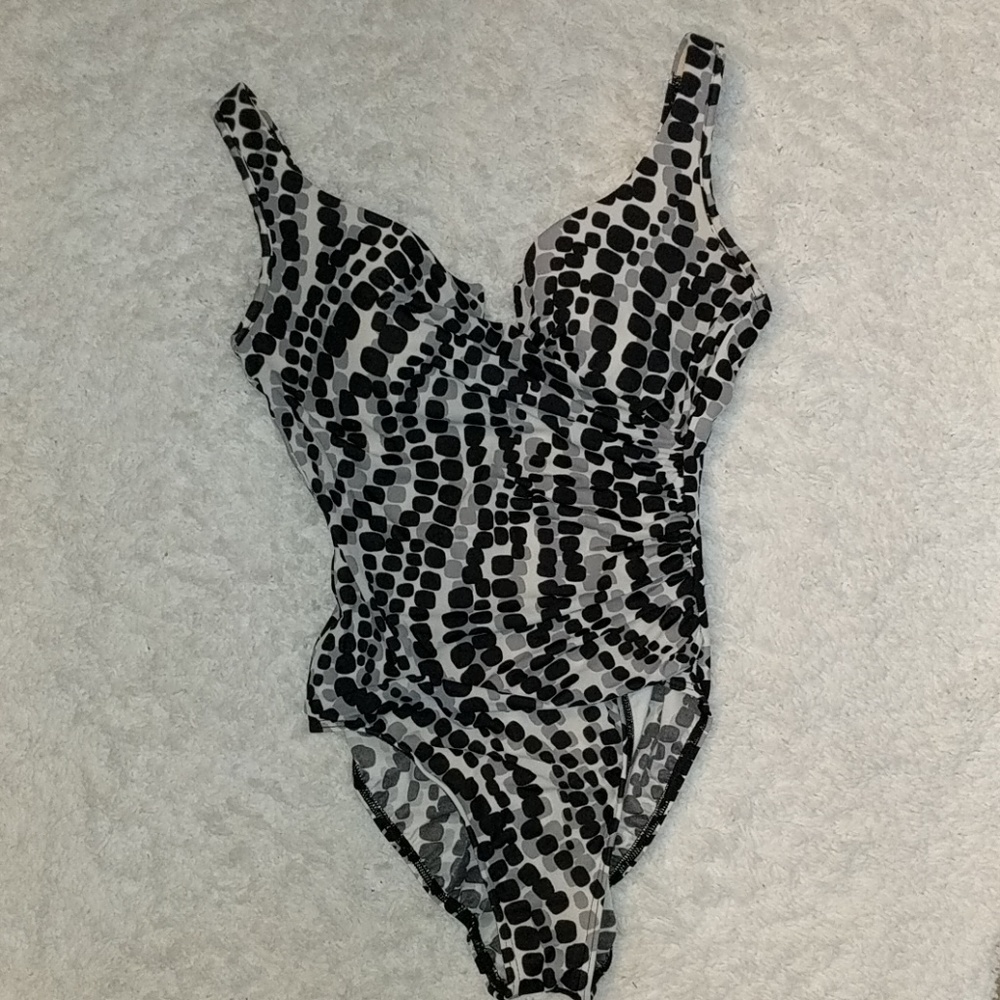 Miraclesuit one piece bathing suit